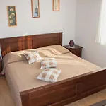 Classy Apartment In Vodnjan