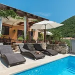 Charming Apartment In Ra A-Labin