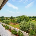 4 Bedroom Gorgeous Home In Pula