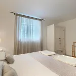 Beautiful Villa Cartolina With Pool In Buje