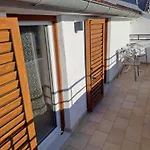 Apartments N & V
