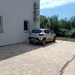 Duplex House White Private Pool
