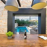Villa Vira