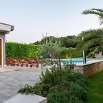 Villa Vinky