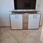 Three Lions Apartment