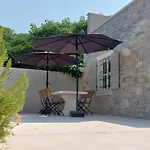 Vila Skarlanija, Umag