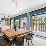 Green Frame Garden Villa West