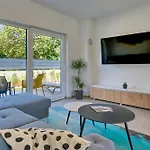 Villa Coastal Charm Liznjan With Private Pool