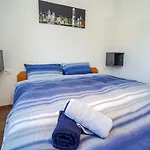 Linda Apartments Zambrattia