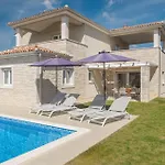 Lovely Home In Krancici With Wifi