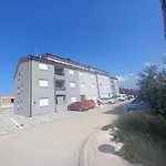 Apartman Dina