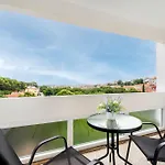 Arena Parkside Residence