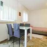 Apartments Spomenka 1432