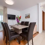 2 Bedroom Gorgeous Apartment In Premantura