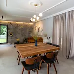Villa Green Frame East - Beautiful Pet Friendly Ground Floor Villa For 7 People In Central Istria