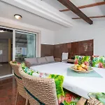 2 Bedroom Stunning Apartment In Medulin