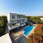 Villa Chillax Inn