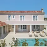 4 Bedroom Gorgeous Home In Zminj