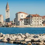 Beautiful Villa Casa Romantica With Pool In Umag