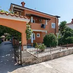 Suesses Ferienhaus Mit Privatpool, Sonnenterrasse, Bbq In Strandnaehe