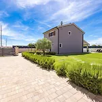 Villa Mit Privatem Pool, Wlan, Klima Und Baeder En Suite