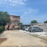 Ferienwohnung In Fazana Mit Terrasse Und Garten