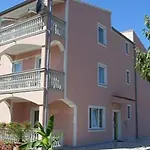 Ferienwohnung In Fazana Mit Terrasse Und Garten