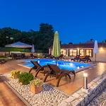 Villa Zora, Beautiful Modern Villa In A Village Near The Sea