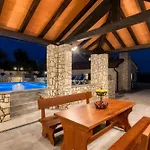Holiday Home Villa Skavre