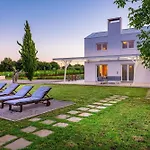 Holiday House Brajdine Lounge