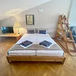 Top Floor Maisonette In Centre