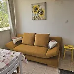 Vita Studio With Garden And Private Parking