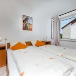 Wohnung In Pjescana Uvala Mit Grosser Terrasse