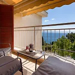 Deluxe Apartment Ana 100 M From The Beach