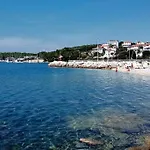 Cosy Apartment With An Amazing Marina & Sea View