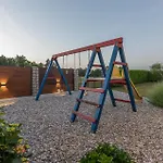 Beautiful Villa Sveta Anna With Jacuzzi In Tinjan
