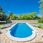 Ferienhaus Mit Privatpool Fuer 8 Personen Ca 240 Qm In Vrecari, Istrien Ostkueste Von Istrien