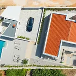 Awesome Home In Barbariga With Kitchen
