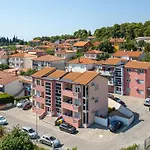 J&J Apartment New Real Estate 2024 - Free Private Parking