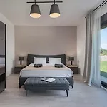 Villa Bb With Heated Salt Water Pool