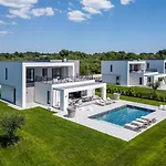 Villa Bb With Heated Salt Water Pool