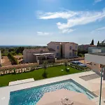 Design Villa Emily White Near Rovinj