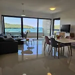 Apartman Hela S Direktnim Pogledom Na More I Zajednickim Bazenom