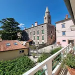Apartment Branko With Terrace, Old Town Labin