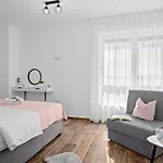 Villa Lu Near Fazana For 7 People With Private Pool, Kids Playground & Sea View