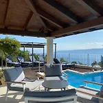 Villa Navis With Two Separate Apartments And An Infinity Pool With Sea View