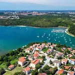 Apartments For Families With Children Banjole, Pula - 2258