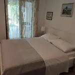 Apartments Tessa 77