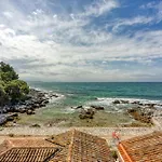 Cuvi Beach Apartments