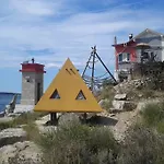 Luxury Studio Apartment With Sauna And Hot Tub Near The Beach